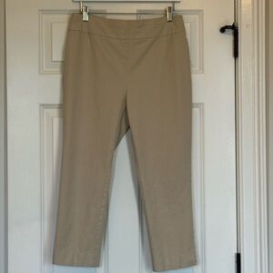 Chico’s So Slimming Brigitte Slim Crop Pants size 1 (= U.S. size 8 / M)